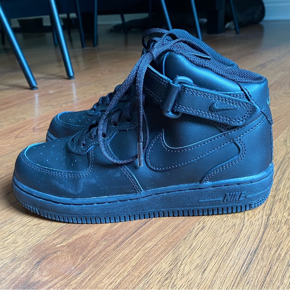 Nike Force 1 Mid LE